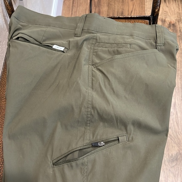 Like New Orvis Stretch 6 Pocket Trail-ready Casual Pants for the way you live! - Picture 3 of 8